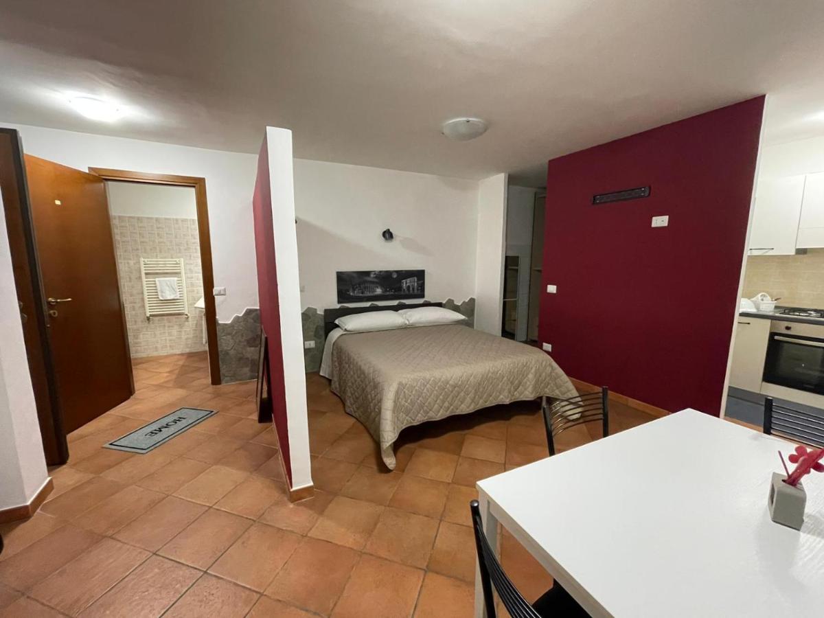 Ground Floor Studio - Monolocale Max 2 Ospiti - Aeroporto E Fiera - Self Check-in Fiumicino